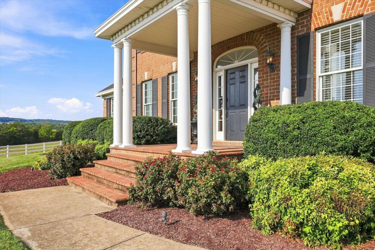 319 PARKINS LN, VERONA, Virginia 24482, 5 Bedrooms Bedrooms, ,3 BathroomsBathrooms,Residential,14,319 PARKINS LN,683012 MLS # 683012