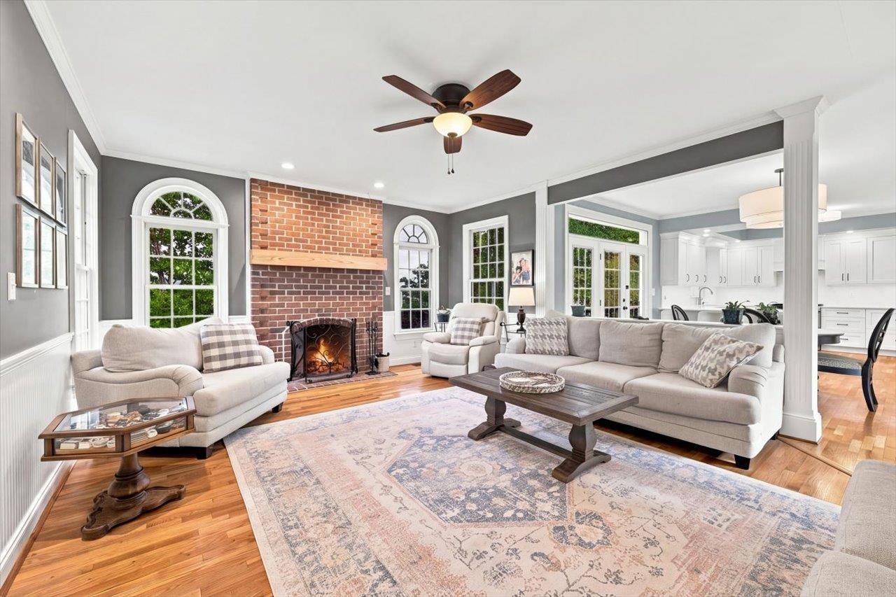 319 PARKINS LN, VERONA, Virginia 24482, 5 Bedrooms Bedrooms, ,3 BathroomsBathrooms,Residential,14,319 PARKINS LN,683012 MLS # 683012