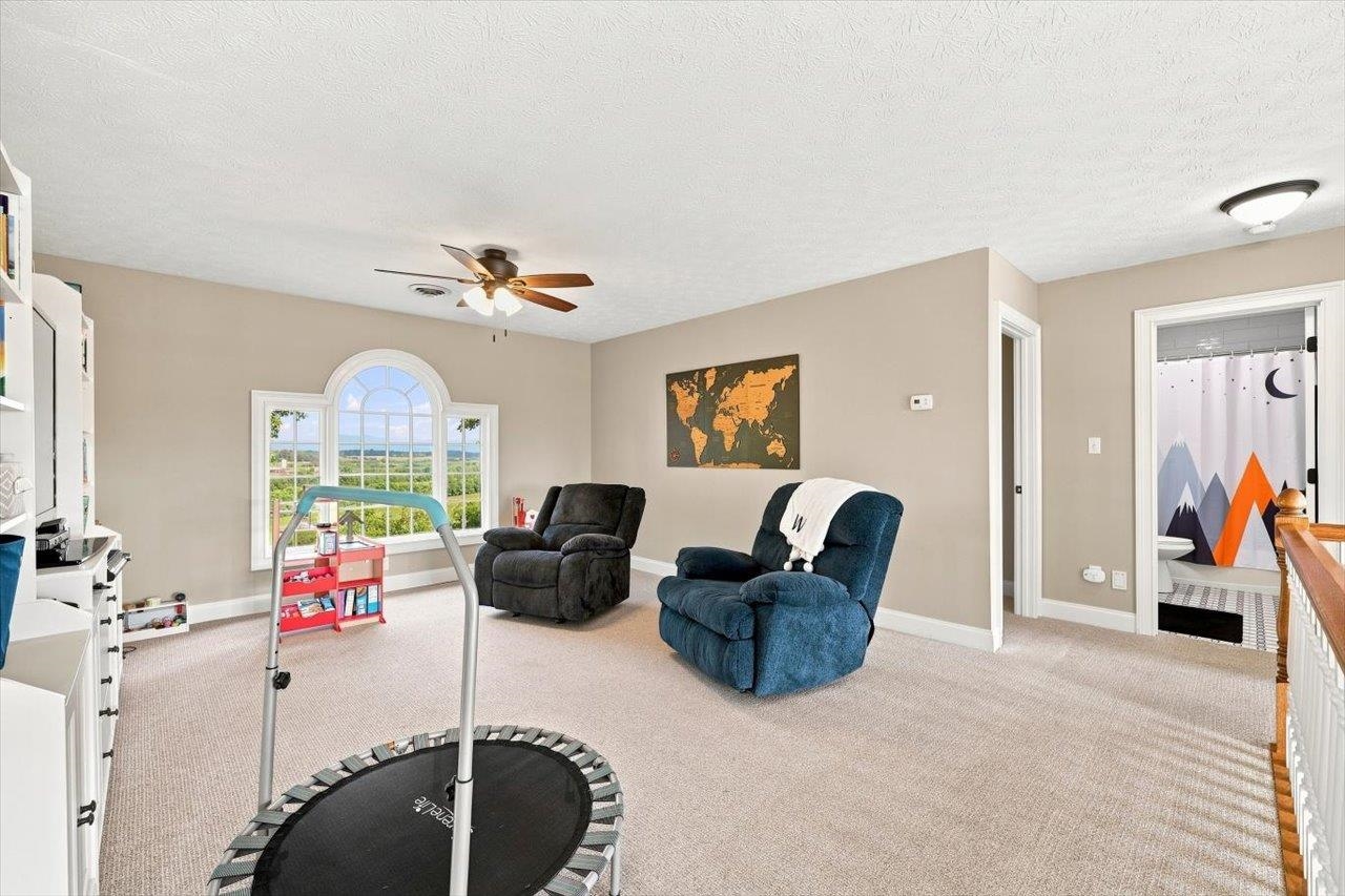 319 PARKINS LN, VERONA, Virginia 24482, 5 Bedrooms Bedrooms, ,3 BathroomsBathrooms,Residential,14,319 PARKINS LN,683012 MLS # 683012