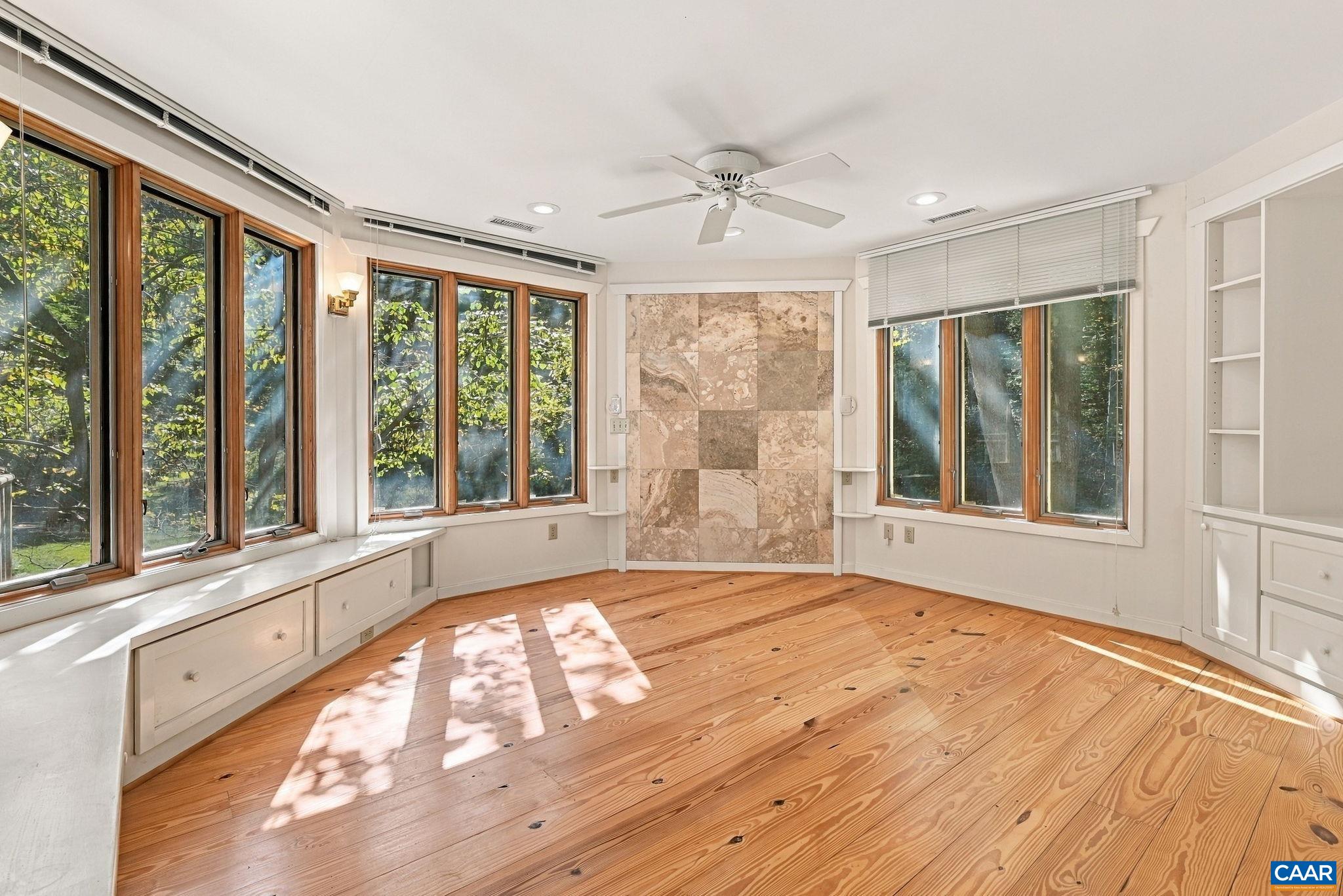 1956 LOCUST HOLLOW RD, CHARLOTTESVILLE, Virginia 22901, 3 Bedrooms Bedrooms, ,2 BathroomsBathrooms,Residential,14,1956 LOCUST HOLLOW RD,683202 MLS # 683202 1956 LOCUST HOLLOW RD, CHARLOTTESVILLE, Virginia 22901, 3 Bedrooms Bedrooms, ,2 BathroomsBathrooms,Residential,14,1956 LOCUST HOLLOW RD,683202 MLS # 683202